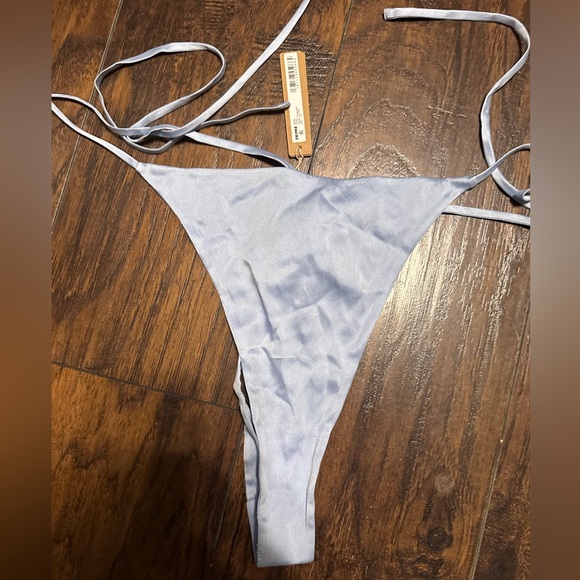 Women’s SKIMS Bridal Thongs Glaciar Swim - Picture 1 of 5